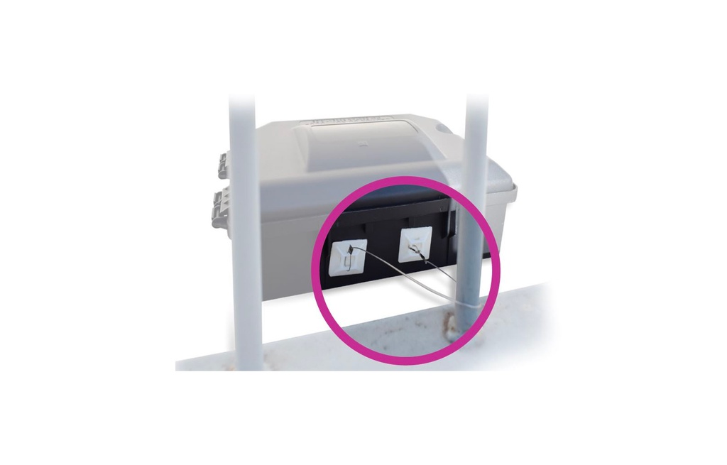 FIXATEUR MÉTALLIQUE POUR POSTES D'APPÂTAGE